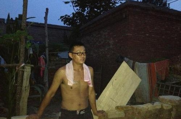 洪水来袭：男子舍近妻先救母亲 妻子心寒带儿女出走