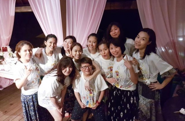 林心如婚前办闺蜜单身趴 感谢姐妹：爱你们