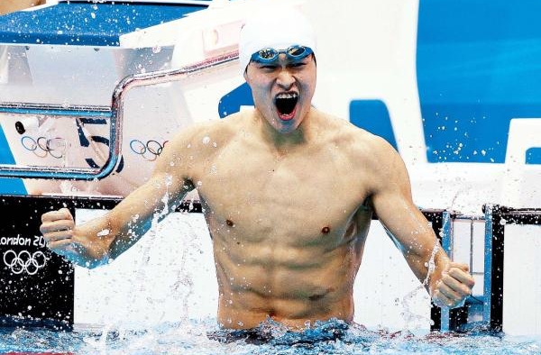 孙杨男子200米自由泳夺冠 王者归来尽显霸气