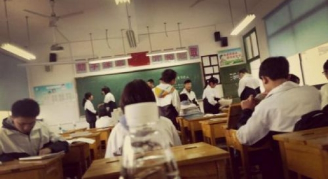 中考生篡改同学报考志愿 未满16岁免处罚引争议