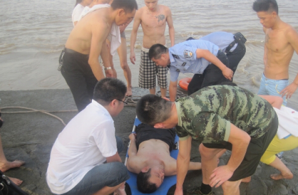 男子3天轻生4次终跳楼身亡 因父母重病与妻离婚受挫