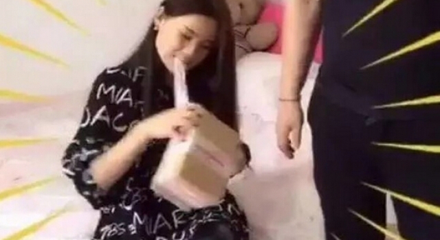 女子用口撕快递嘴角溃烂流脓 如何判别快递包装有毒