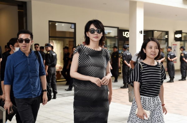 许晴中秋牵手孙红雷 现场定下十年之约