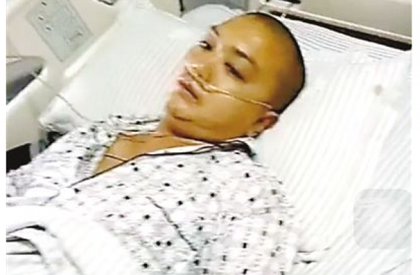 拼了!29岁网红捅马蜂窝直播吸粉 被蜇成重伤住进ICU