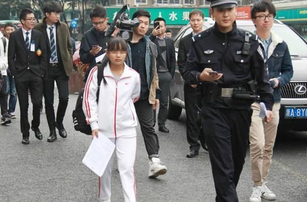 19岁女生为救患病哥哥欲卖身 称受小说启发