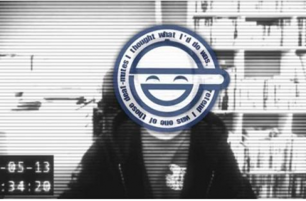 笑脸男是谁 笑脸男事件原型火遍全球