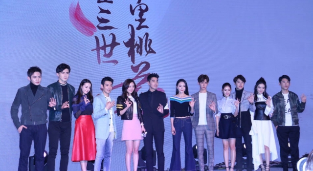 杨幂自黑发际线引爆笑 迪丽热巴又演倒追戏
