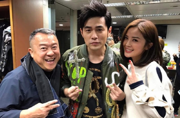 周杰伦38岁生日 众星齐聚周杰伦演唱会后台送祝福