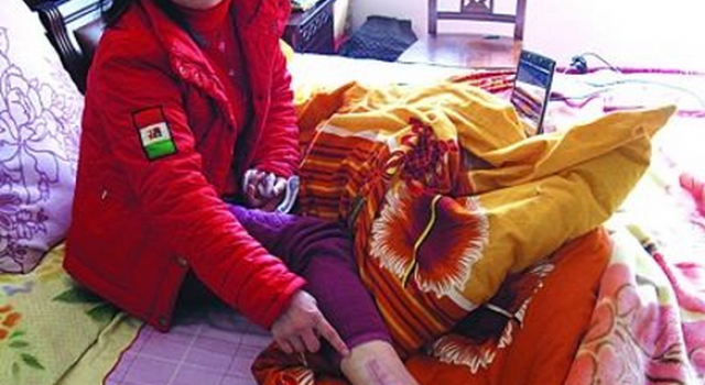 父亲为买车给儿子竟卖房 女儿因此生气被弟弟打骨折