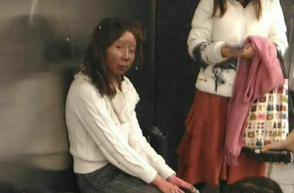 香港地铁尖沙咀站突发大火:12人被烧伤 抓获1名嫌犯