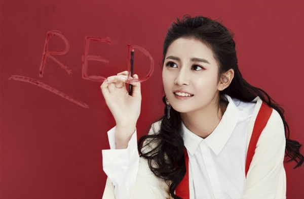 “九公主”陈钰琪曝光开年写真 新年玩转时尚美妆