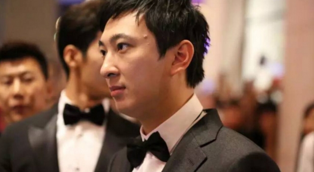 萧鼎与欢瑞开撕 王思聪讽欢瑞是只想捞金的农民