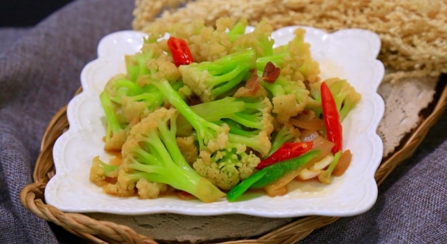 我家的花菜这样做 一次一锅也不够分