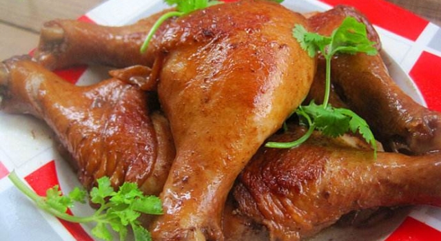 老婆的红烧鸡腿比外面饭店的好吃100倍 我和儿子抢着吃