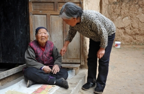 百岁老人服中药癌症奇迹痊愈 现成镇里最长寿老人