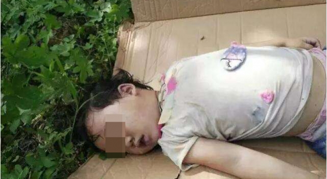 心太大！2岁女儿坠入露天厕所溺亡 母亲浑然不知