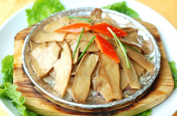 杏鲍菇这样做香辣入味 一端上桌没有人不抢着吃
