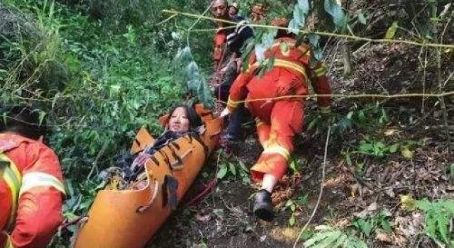 女子吃虫半个月怎么回事？用外界美食诱惑才愿配合救援