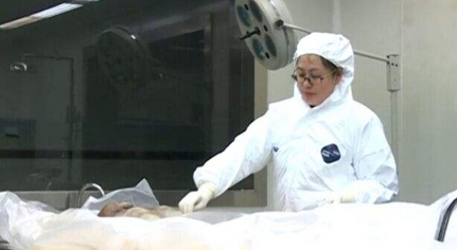 为帮死者说出真相 女法医工作13年不化妆不喷香水