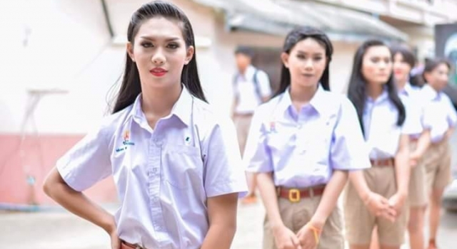 泰国辣眼男子中学什么样 网友：简直太辣眼睛！