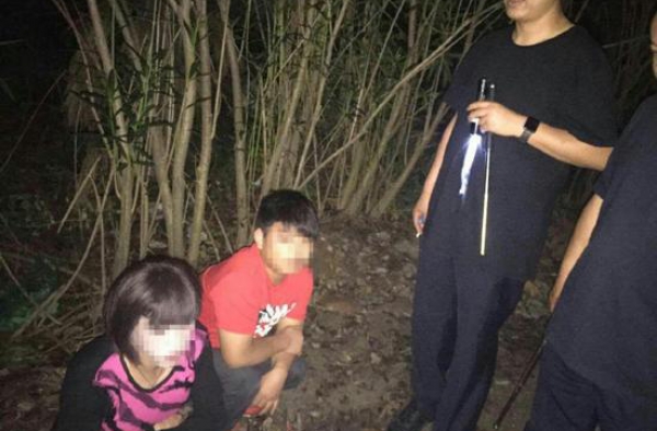 小伙被美女搭讪花钱玩一下 结果对方秒变男儿身