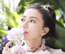 美炸了!高圆圆演绎花房姑娘与时尚美娇娘 简直超模范儿