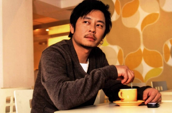 王杰做客《围炉音乐会》 讲述往事忆初恋不住泪流