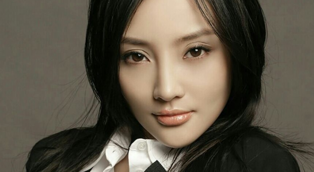 李小璐个人资料曝光 李小璐家世背景太恐怖
