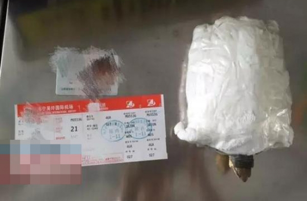 过安检的奇葩事 男子过安检裆部藏乌龟