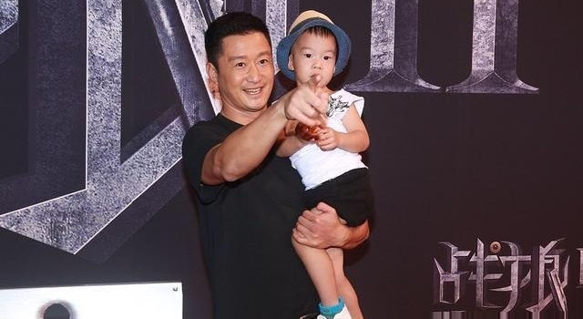 吴京儿子正面太丑？谢楠一句话让众人都佩服！