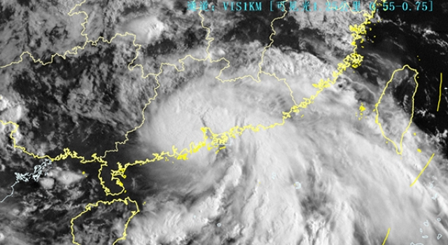 第14号台风帕卡在广东台山东南部沿海登陆