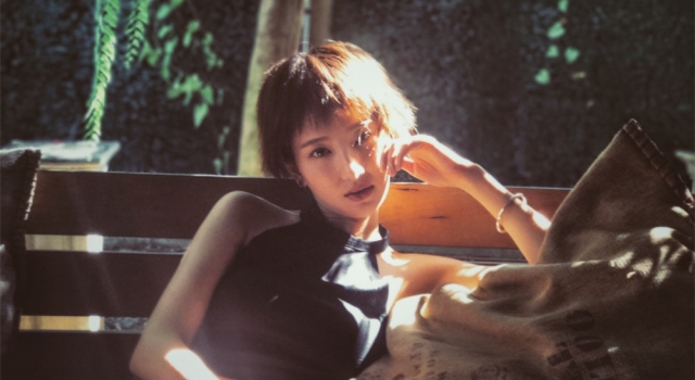 许芳铱文艺写真俏皮灵动 没想到你是这样的春杏