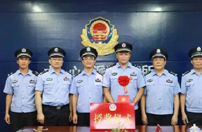 逃犯持刀拒捕民警鸣枪示警 最后开枪将其制服