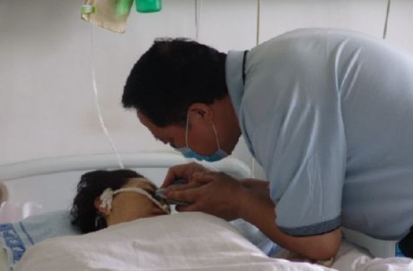 女子与家人发生争执暴怒之下砍断左手 自残真的没手软