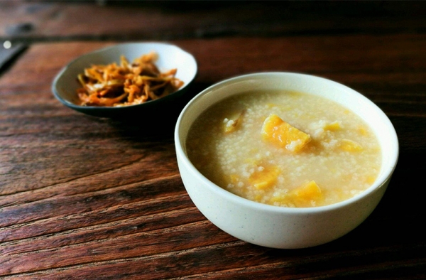 慢性胃炎吃什么食物好 小米粥帮助你养胃