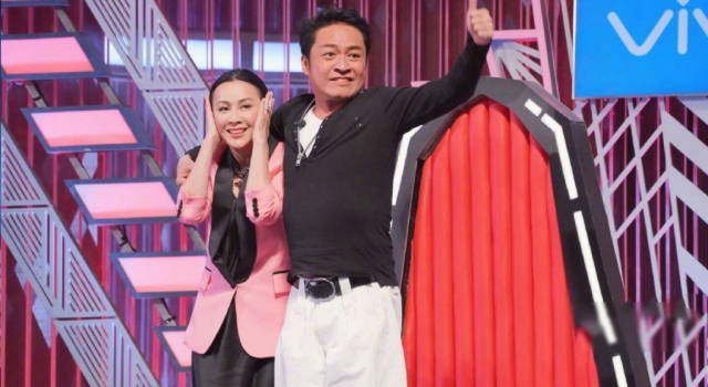 马景涛强吻刘嘉玲 令全场尴尬捂脸不敢看！