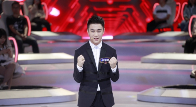 何猷君《一站到底》高清大图 高智商的代表人物