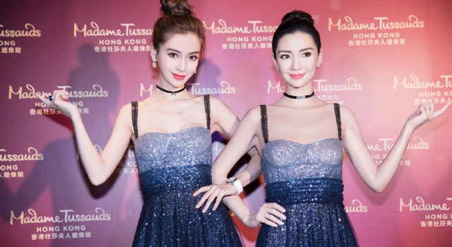 Baby现身蜡像馆 从这点看出她生完小海绵后真的胖了！