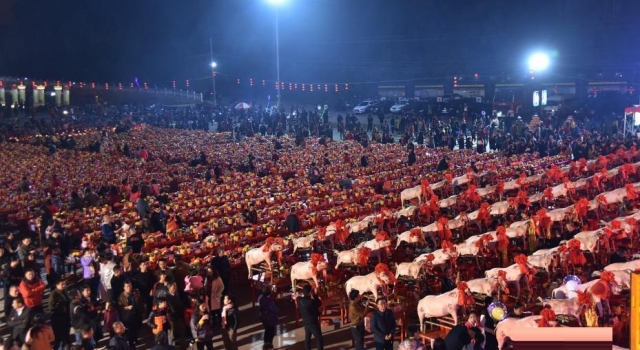 福建漳州举行盛大拜天公活动 场面蔚为壮观
