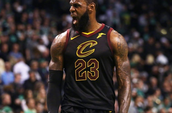 詹姆斯库里四度相遇NBA总决赛 今年你看好谁
