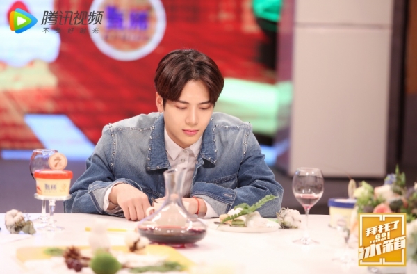 王嘉尔方发声明怒斥网络暴力  反被骂玻璃心？