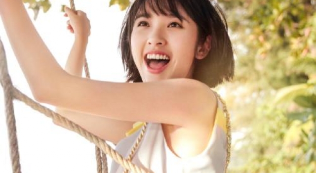 唐艺昕时尚街拍 彰显十足个性，打造时髦酷女