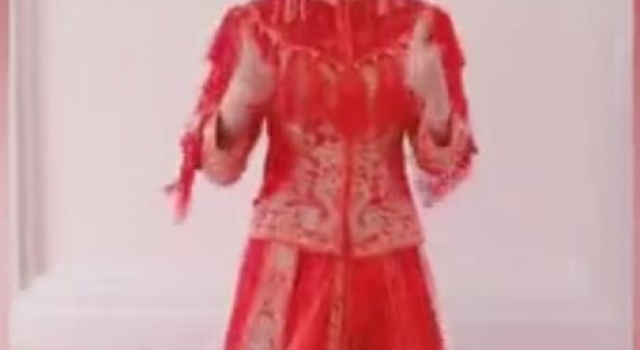 美丽新娘跳萌舞，笑容甜到了心里 新郎有福了