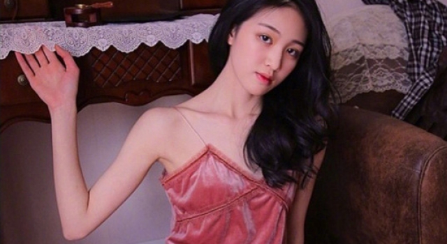 《俗》经典语录  跌到了最暗处，人忽尔明了