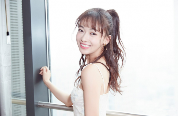 《延禧攻略》女主古装被骂丑，现代装的她简直化身小仙女