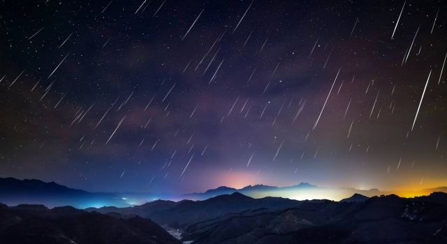最浪漫的事就是陪你一起去看流星雨 八月最浪漫时间表一起来看流星雨