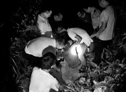 男子被困野果求生 半月瘦30多斤“野猪夹”减肥利器？