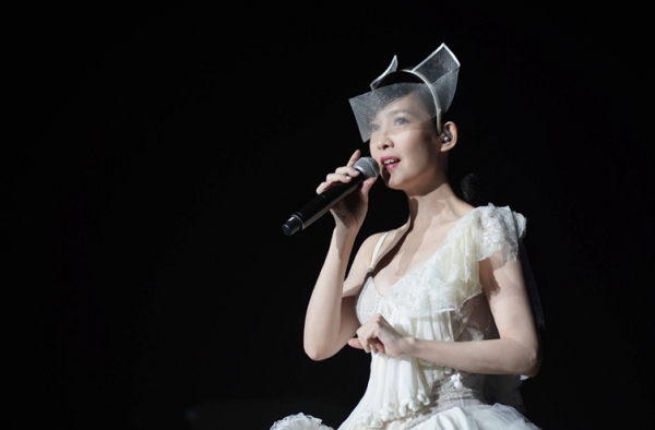 五十一岁的周慧敏 对比一下你还好意思称自己为小仙女？