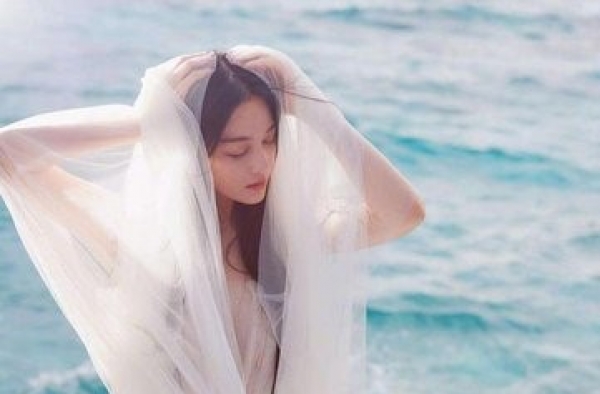 宣布结婚喜讯，口碑翻盘？张馨予用一条微博就完成了逆袭