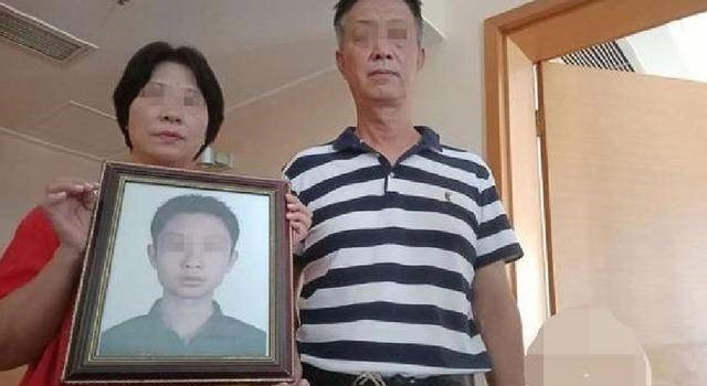 为儿追凶17年 卖掉别墅去10余个国家寻凶